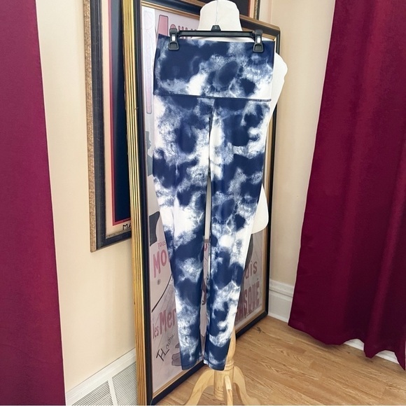Old Navy: Navy Blue White Marble Tie Dye Go-Dry Active Leggings Size Small - Picture 1 of 10